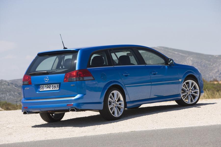  Opel Vectra Station Wagon OPC 2005 года  (фото 10 из 19)